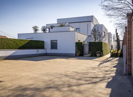 Ruim en lichtrijk appartement (140m² + 40m² terras) te huur op een stijlvolle locatie te Kortrijk