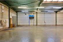 Magazijn met kantoor (ca. 600 m²) te huur in Aalter