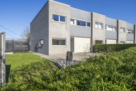 Handelspand met woonst te koop Kortrijk