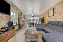 Te renoveren villa met 5 slpk en tuin in Marke