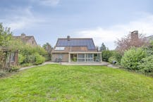 Te renoveren villa met 5 slpk en tuin in Marke