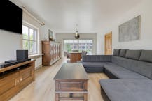 Te renoveren villa met 5 slpk en tuin in Marke