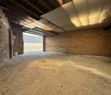Bovengrondse garagebox (27m²) te koop te Veurne.