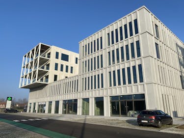 Espace de bureau nouvellement construit au R. Plaza Roeselare