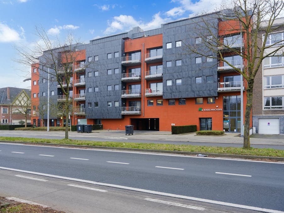 Hoogwaardig kantoor (242 m²) te koop in Gent