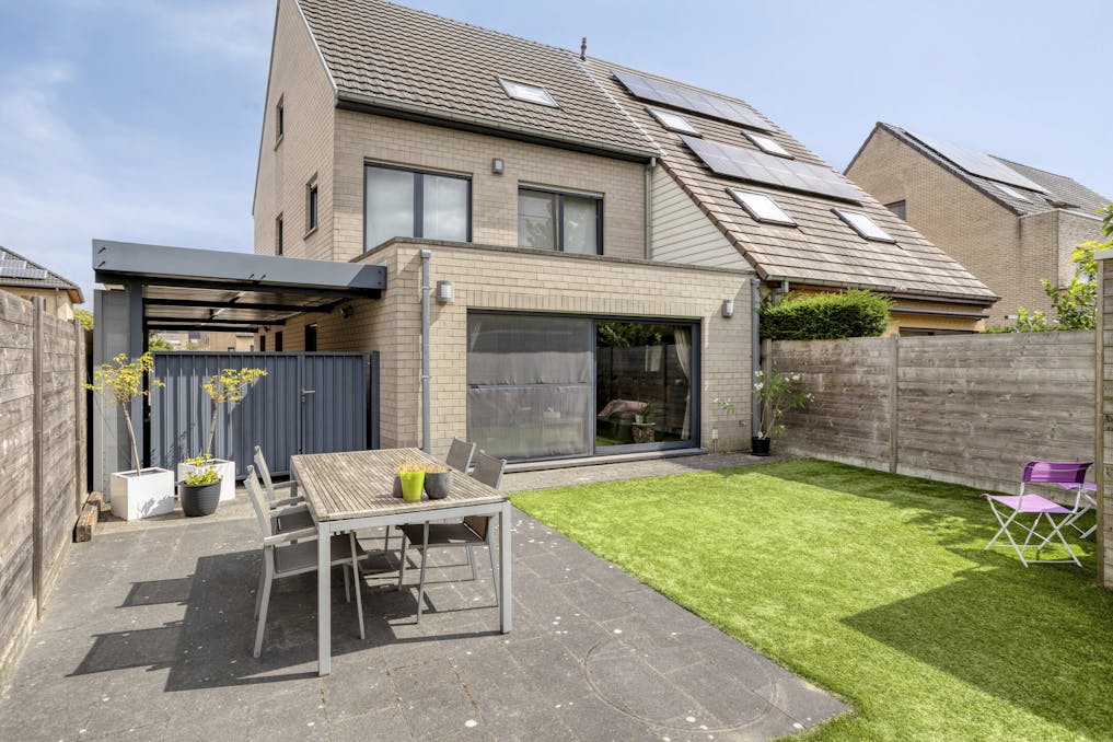 Instapklare halfopen bebouwing met 4 slaapkamers in Sint-Katelijne-Waver.