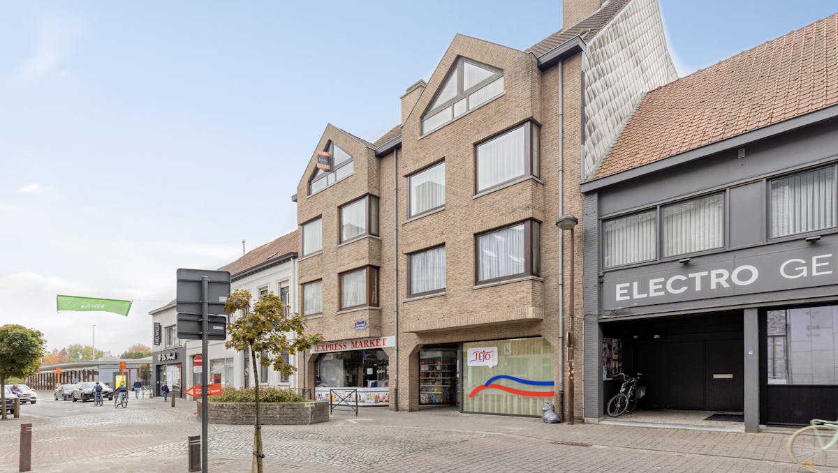 Gerenoveerd appartement te koop in centrum Waregem