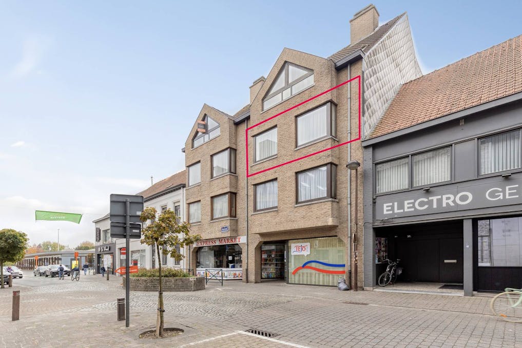 Gerenoveerd appartement te koop in centrum Waregem