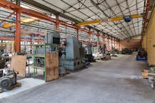 Magazijn (600 m²) te huur langs de R4 te Gent