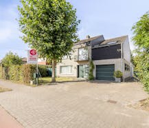 huis met aansluitend kantoor te koop in Gierle (Lille)