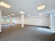 Kantoorruimtes met parking te huur in centrum van Kortrijk