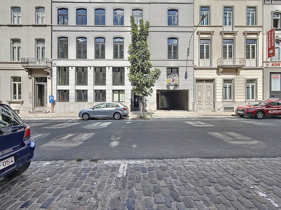 Kantoorruimtes met parking te huur in centrum van Kortrijk