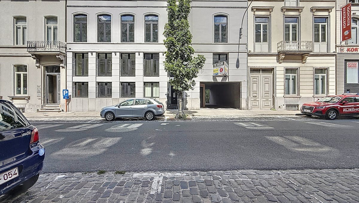 Kantoorruimtes met parking te huur in centrum van Kortrijk