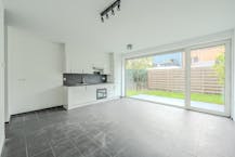 Lichtrijke studio met slaaphoek en met tuintje te Bredene