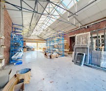 Magazijn (ca. 292 m²) te huur in Merelbeke