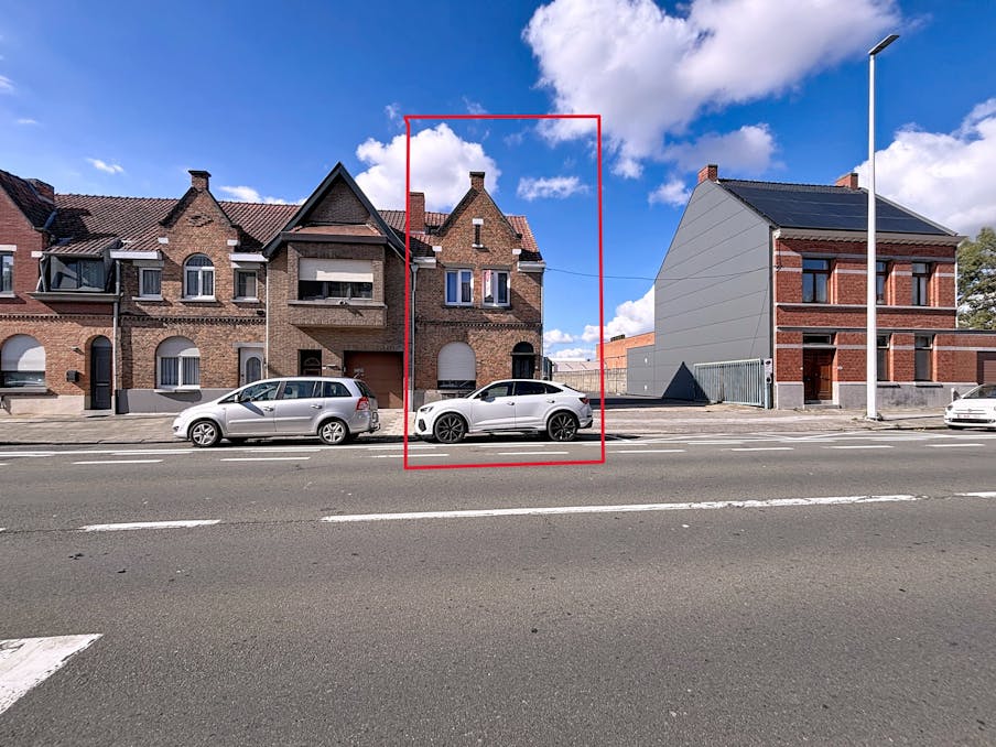 Te renoveren woning te koop in Kortrijk!