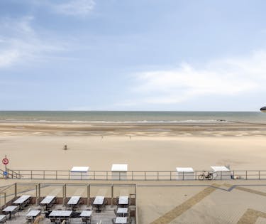 Appartement met 1 slaapkamer en frontaal zeezicht te koop op de Zeedijk in Middelkerke!