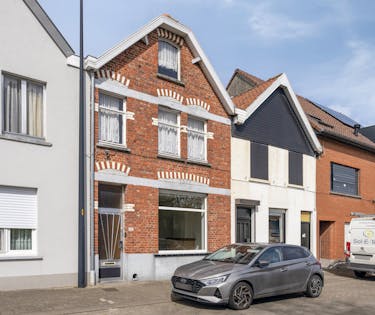 Huis met 2 / 3 slaapkamers en buitenruimte in centrum Maldegem