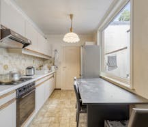 Rijwoning met 3 slaapkamers en terras te koop in centrum Brugge