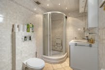 Rijwoning met 3 slaapkamers en terras te koop in centrum Brugge