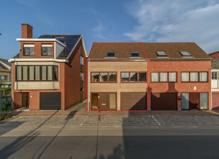 Bel-etage woning met 2 slaapkamers en garage in De Panne