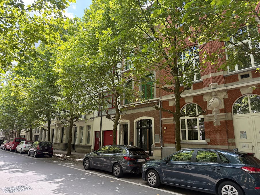 Handelspand te huur op het Zuid in Antwerpen