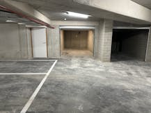 Garage récemment construit à vendre près de la plage de La Panne