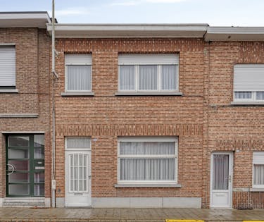 Te renoveren huis te koop in Niel