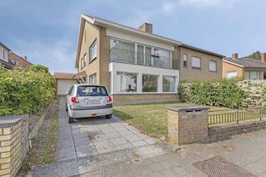 Opbrengsteigendom te koop met 2 appartementen te Sint-Andries
