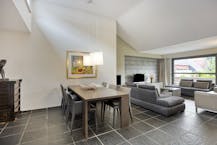 Stijlvolle stadswoning met handelspand te koop in hartje Maaseik