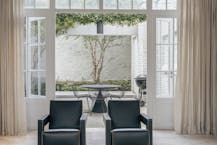 Luxueuze herenwoning met 5 slaapkamers en zwembad.