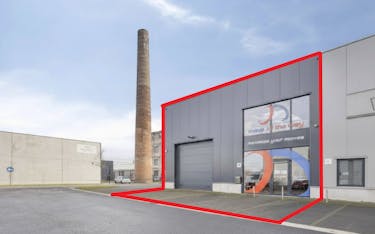 Bedrijfsgebouw te koop in Deerlijk