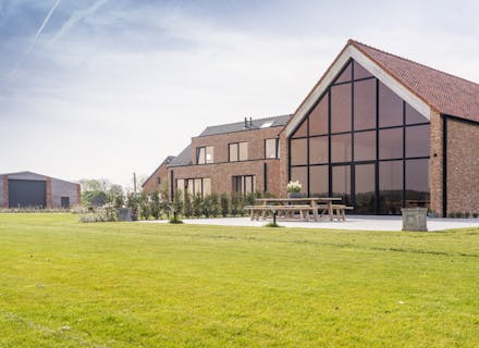 Magnifieke villa te koop in Kortemark met prachtig groenzicht.