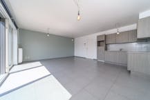 Appartement met 2 slaapkamers en parking te Veurne.