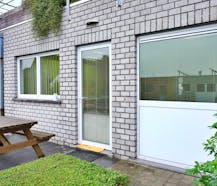 Kantoor/ winkel (262 m²) te Oostkamp met mooie visibiliteit.