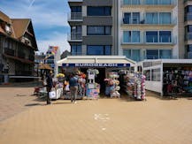 Handelspand met absolute topligging op de zeedijk te Nieuwpoort Bad