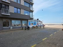Handelspand met absolute topligging op de zeedijk te Nieuwpoort Bad