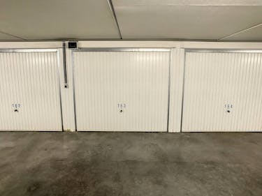 Garagebox op wandelafstand van centrum en zeedijk Middelkerke