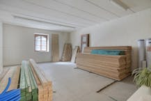 Authentieke woning met zuidgerichte tuin en bijgebouw.