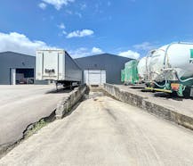 Magazijn van ca. 2.000 m² te huur regio Wielsbeke