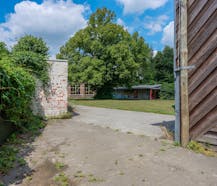Oude school en jeugdaccomodatie Bellem