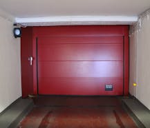 Staanplaats in afgesloten complex te huur te centrum Oostende.