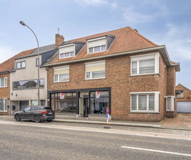 Commerciële ruimte met maximale zichtbaarheid in Loppem