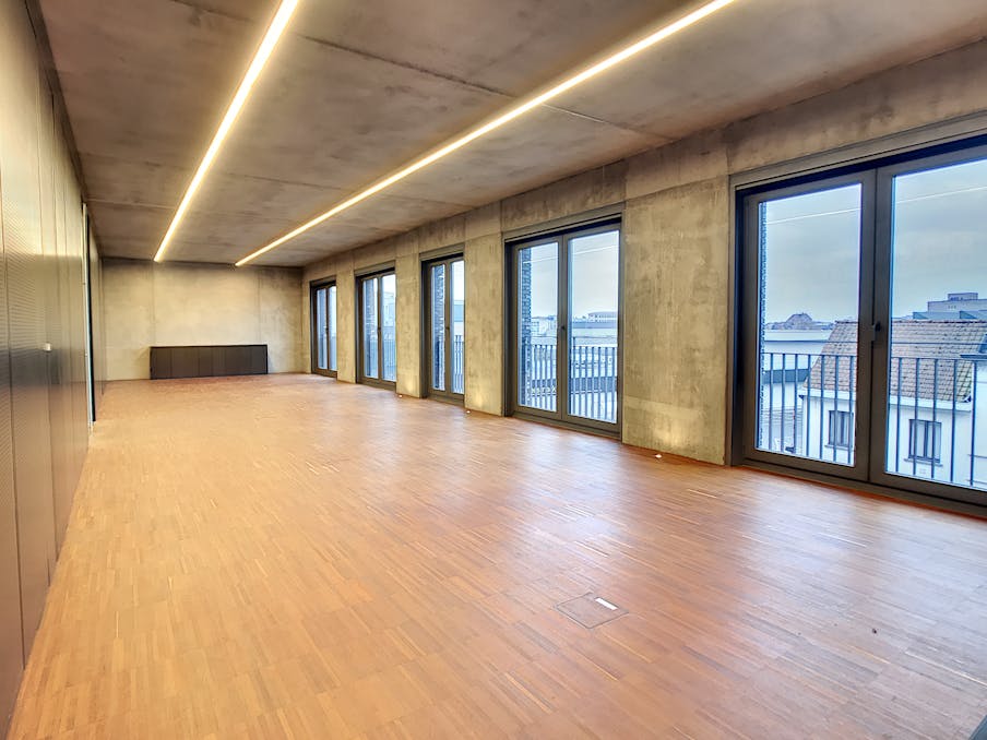 Luxueus instapklaar kantoor van ca. 229 m² in Roeselare