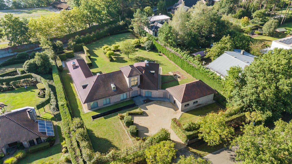 residentieel gelegen villa op 3490 m² te koop in Lichtaart