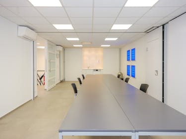 Instapklaar kantoor van ca. 122,86m² in 3koningen Torhout