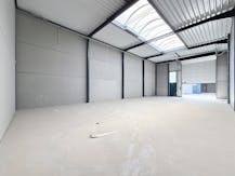 Nieuwbouw magazijn te huur in Pittem