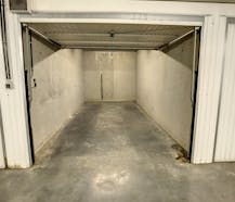 Goed gelegen afgesloten garagebox te huur op 250m van zee