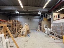 Magazijn (ca. 995 m²) met rolbrug te huur Zulte