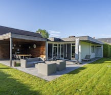 Gelijkvloerse villa te koop te Kortrijk